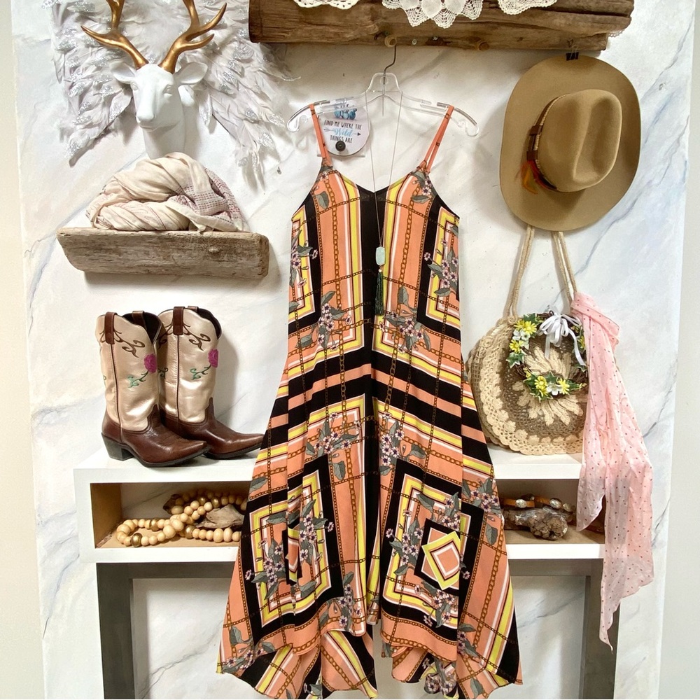 Hippy handkerchief style boho dress w resort vacay beach vibe